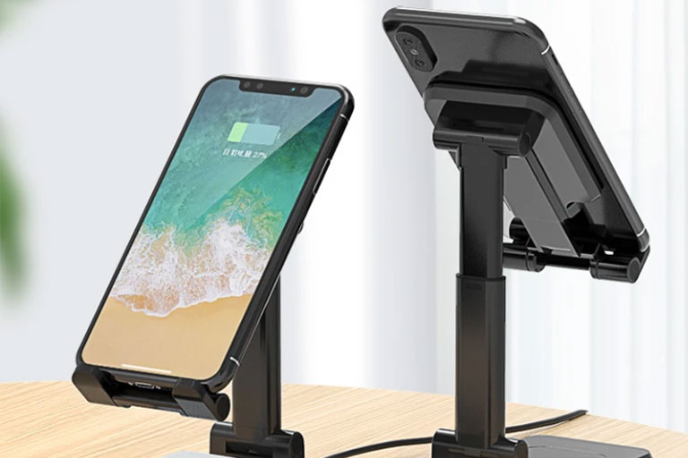 Top Desk Gadgets That Make a Mark – Perfect for Corporate Gifting and Events in Dubai